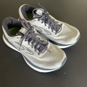 Brooks Womens Glycerin 19 1203431D085 Gray Running Shoes Sneakers Size 10 Wide D